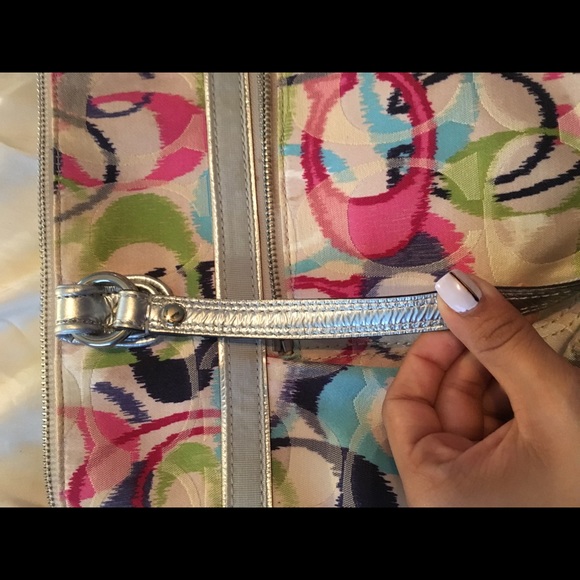 Coach Handbag - Picture 3 of 6